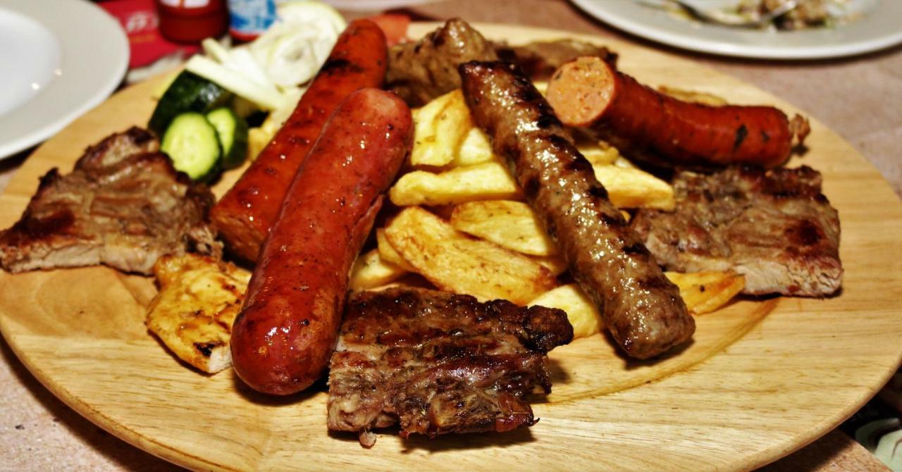 The Draught House Pub-Inn Малиа Экстерьер фото