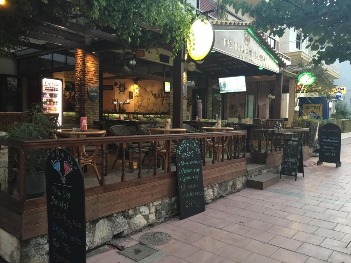The Draught House Pub-Inn Малиа Экстерьер фото